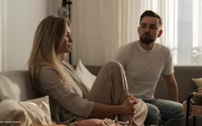 My Husband Is Emotionally Distant: What’s Really Happening